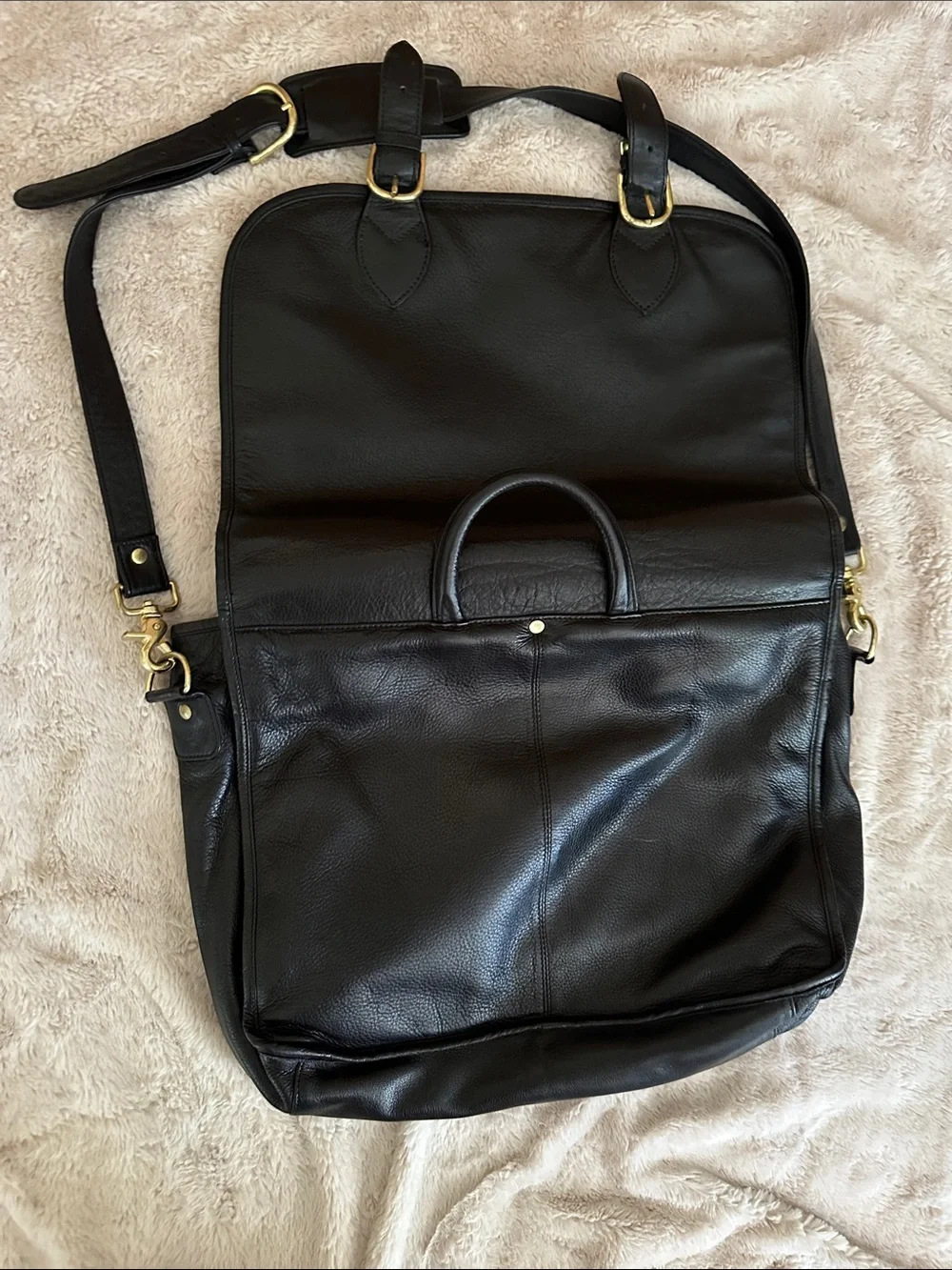 Gorgeous Vintage-Style Black Real Leather Messenger Bag / Briefcase 💼
